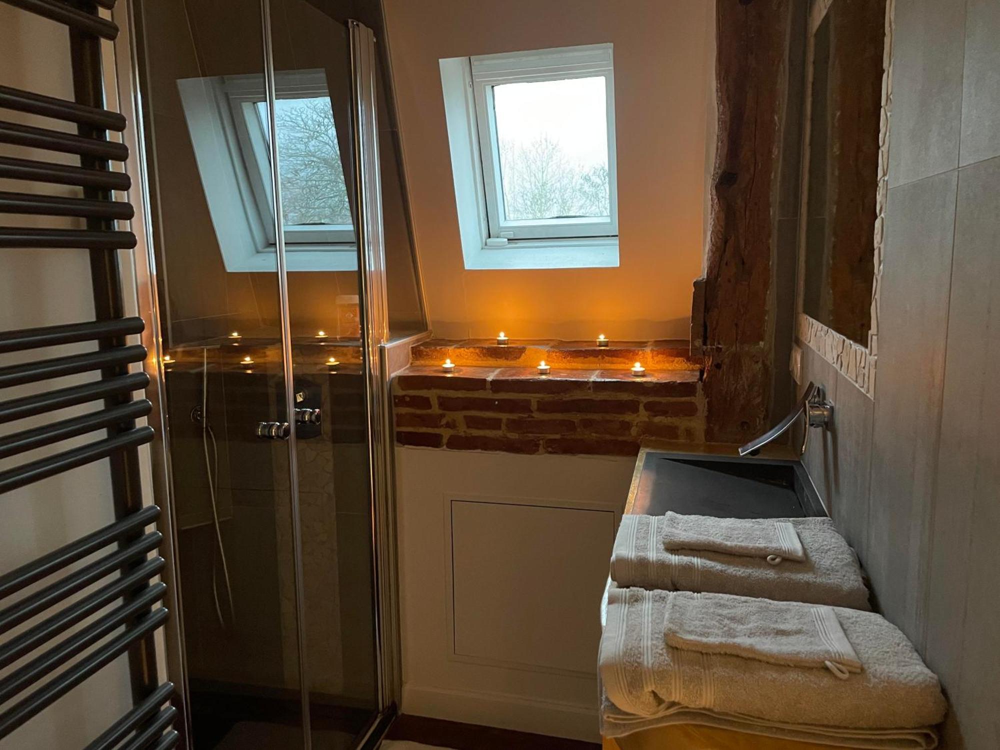 L'Antre Vue - Jacuzzi Au Chateau Belberaud Экстерьер фото